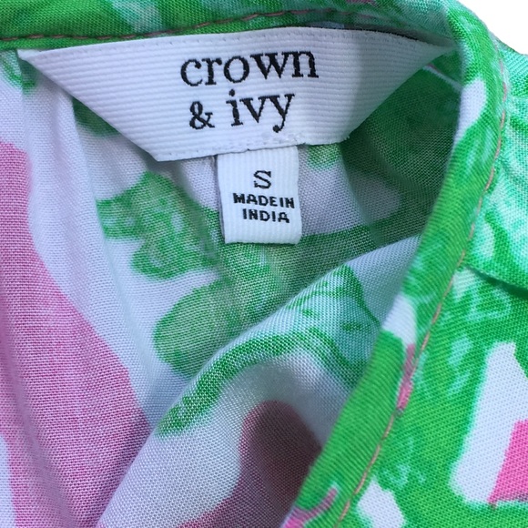 ♥️NWT Crown and Ivy Blouse size Small - Picture 11 of 12